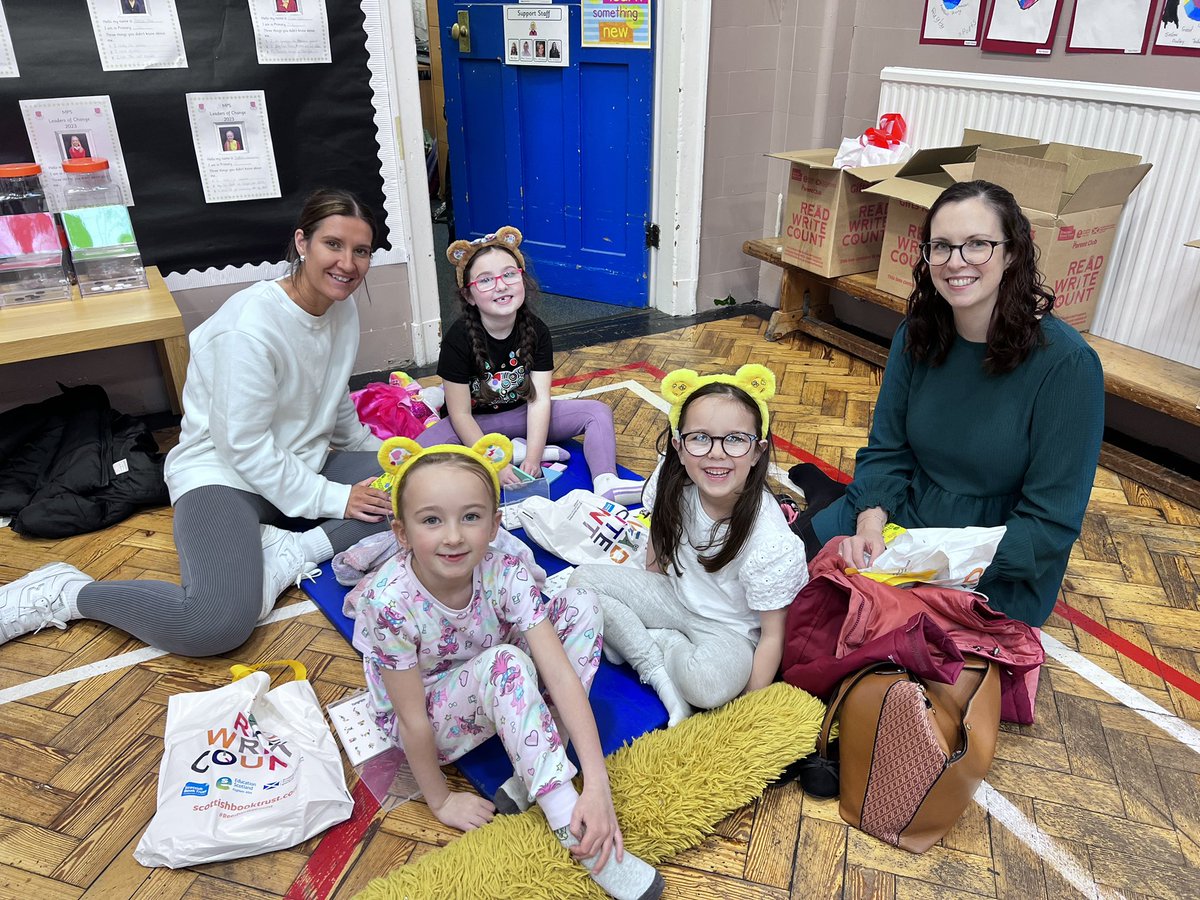 MorningsidePS's tweet image. P2 and P3 were issued their Read, Write, Count bags today. It was lovely to welcome parents and carers into the school to share what was inside #bookbug #readwritecount @Bookbug_SBT @ReadWriteCount