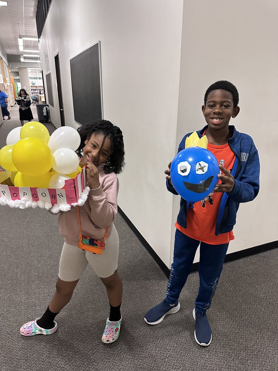 Two of the crowd favorites in the Oaks-giving Parade <a href="/HumbleISD_OE/">Oaks Elementary</a>