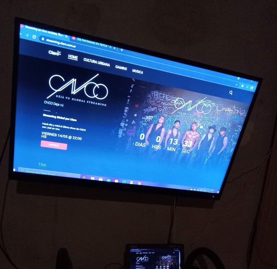 Catyybsm's tweet photo. Gracias por cada momento vivido adelante o atrás de una pantalla ✨

Siempre nos conectábamos a distancia y gracias a su música nos unió 🥹🫂 

2021 - 2022 - 2023  GRACIAS CNCO
CNCO LATIN KINGS 
@CNCOmusic @christophervele https://t.co/bCCjtUtE94