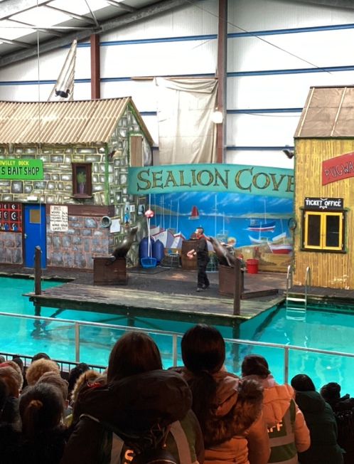 olive__preston's tweet photo. Year 1 had a brilliant time at Knowsley Safari Park! #Science #Animals #Experiences #Adventure #Memories #Trips #MakingLearningComeAlive #Ambition #WeAreSTAR https://t.co/QC12vgq6qL