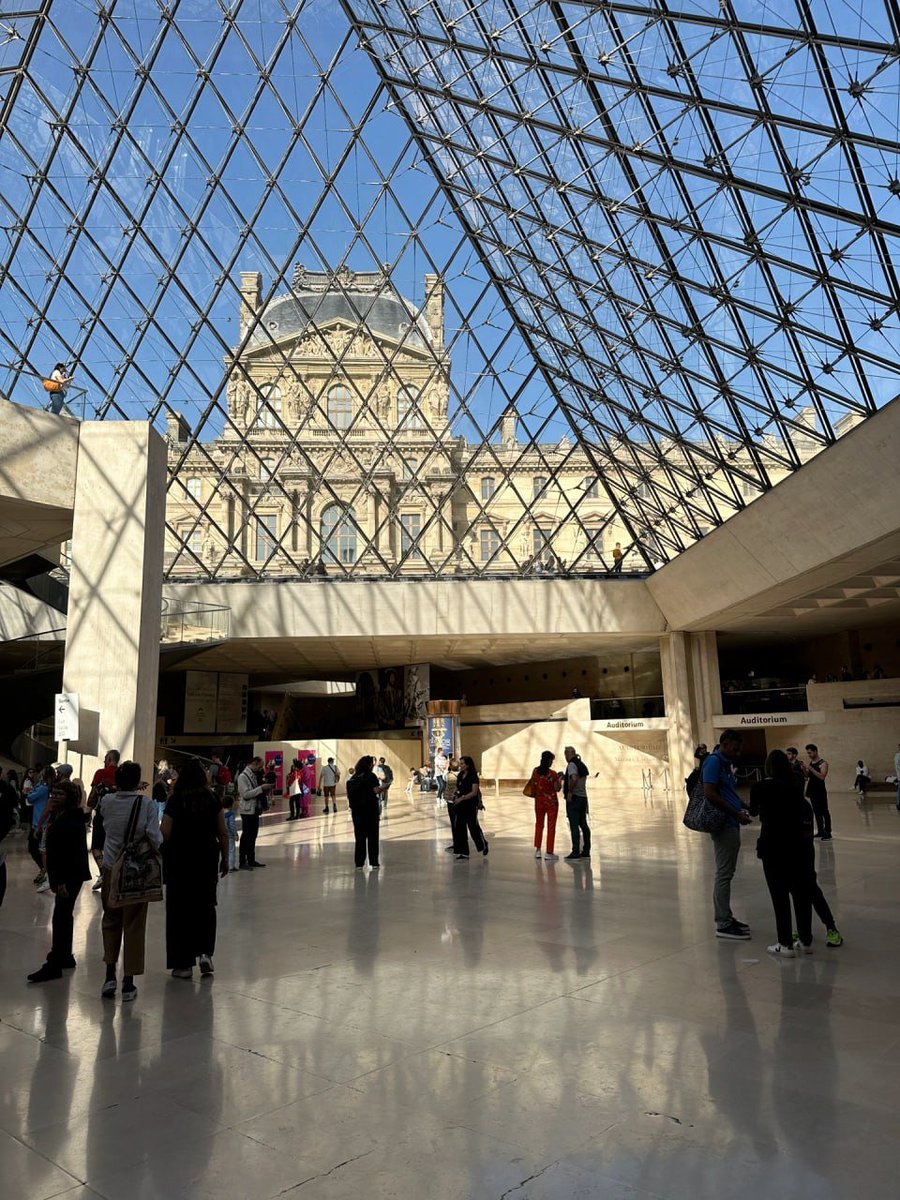 feiwong7924's tweet photo. Immersed in the timeless wonders of Musee du Louvre—the hallowed halls echo with the whispers of art and history. From the Mona Lisa's enigmatic smile to the grandeur of the Louvre Pyramid, every corner holds a treasure. A journey through centuries unfolds with each steps. https://t.co/wPWbtcJJoU