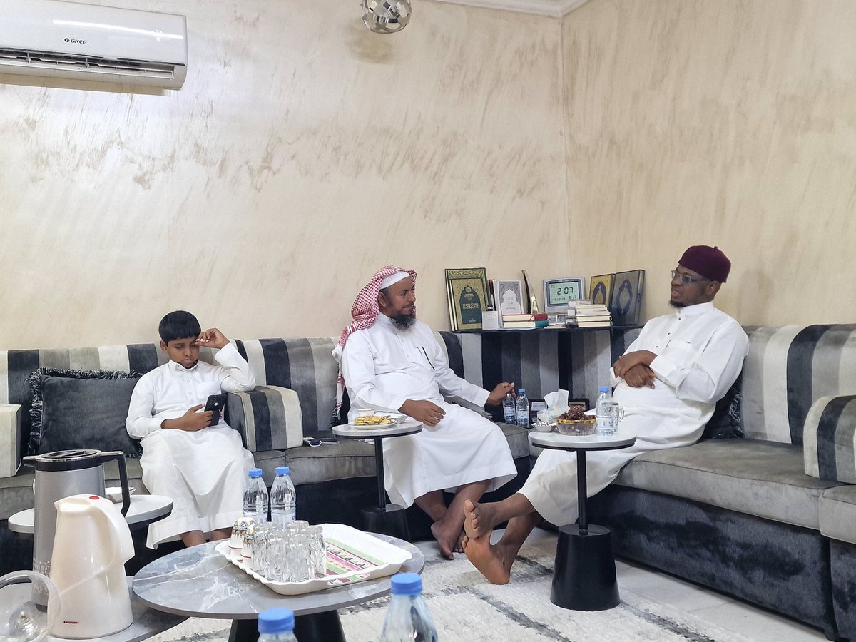 ProfIsaPantami's tweet photo. In the city of absolute peace and tranquility. The city of our beloved Rasul (SAW). In discussion with His Excellency Abdullah Hamdan.
#SaudiArabia https://t.co/VhfUKSTQ8I
