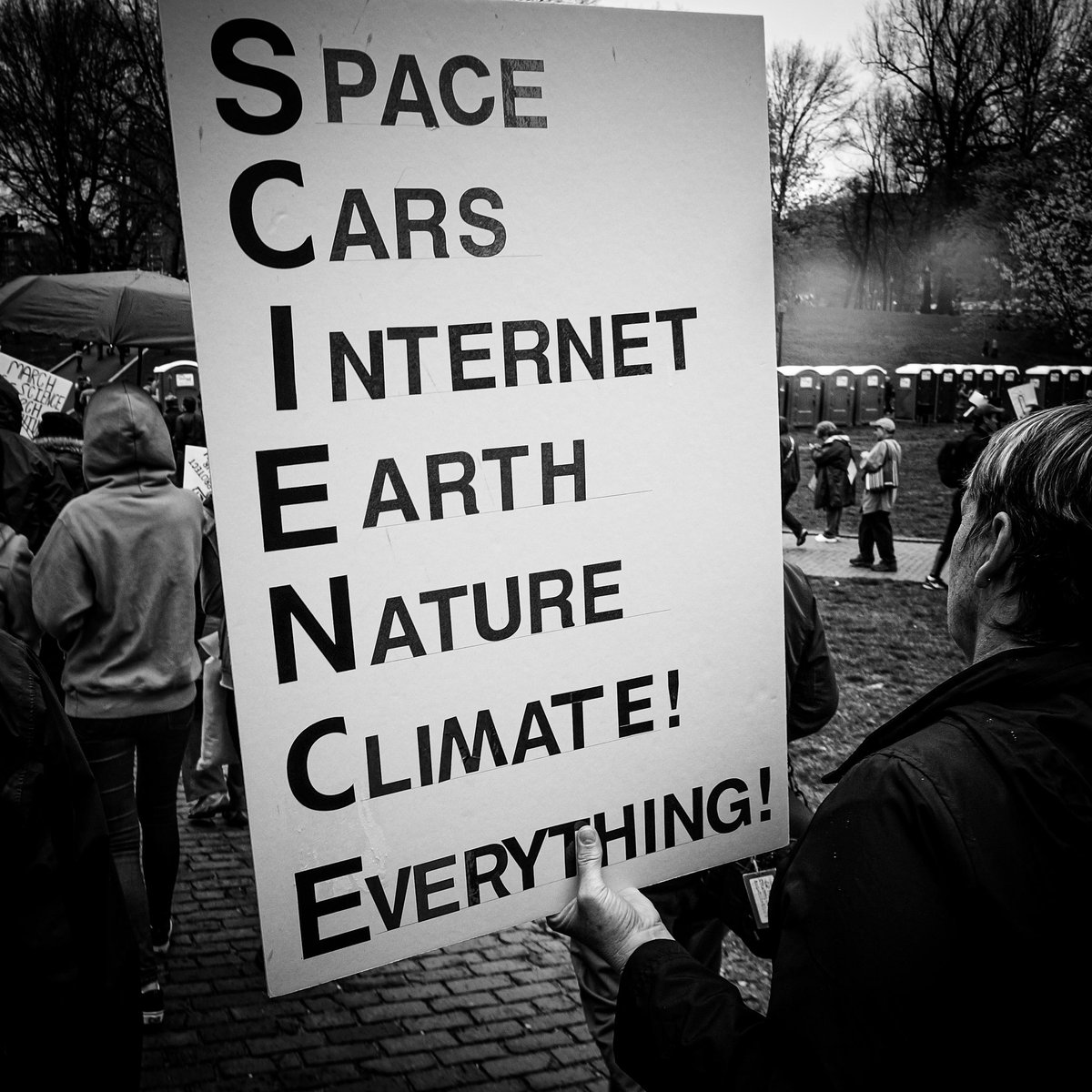 FanuelMuindi's tweet image. Took this at the 2017 March for Science in Boston. #civicscience #photojournalism
