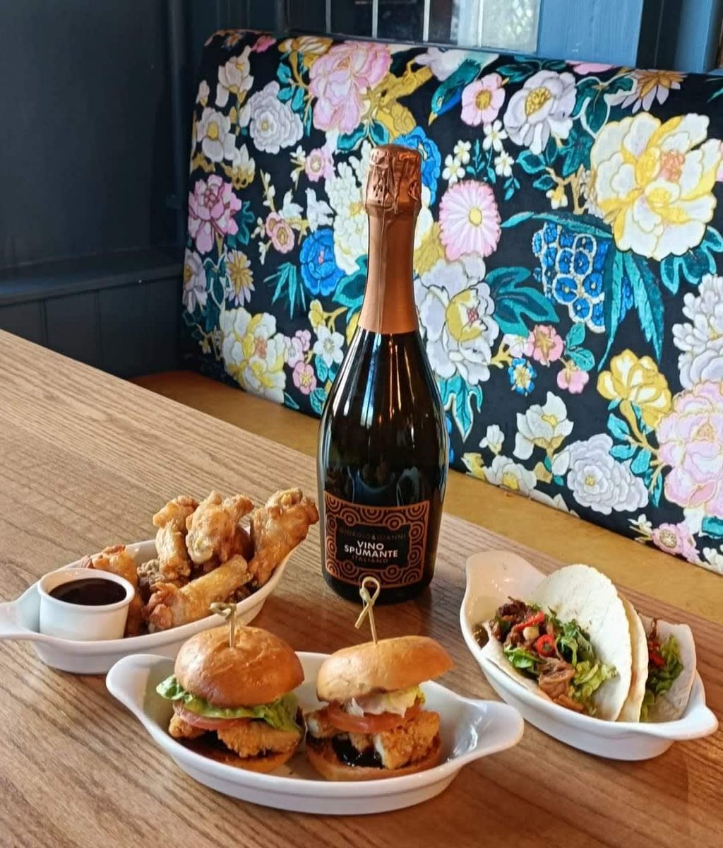 TheDunvantHH's tweet photo. Did you know?.....

That we offer 3 small plates AND. a bottle of fizz for just £24.99 on Fridays? 🌮🍗🧀🍾🥂

Perfect for sharing with a friend! https://t.co/IDb4xxFs0O