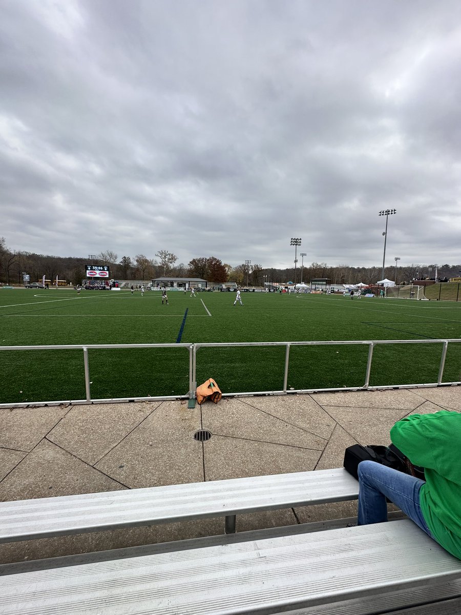 Josboyz's tweet photo. Second half just started!! Here we go!!@spoofhound1 https://t.co/gyY3ghKzHQ