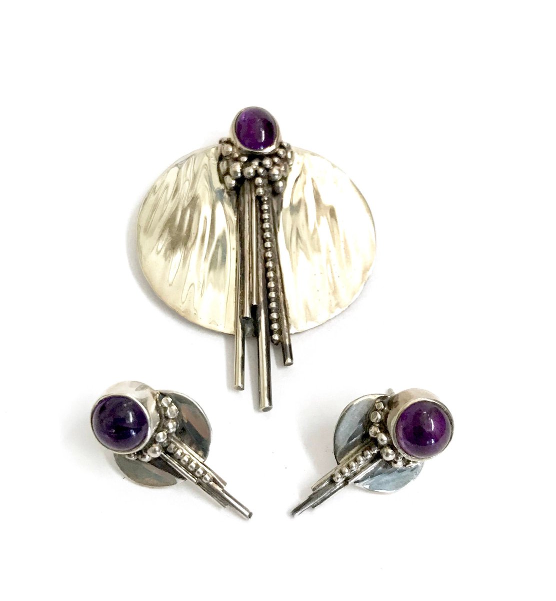 VintageImagine's tweet photo. Modernist Sterling Silver Amethyst Demi Parure, Brooch and Earring Set, Ornamentation of Sterling Granules and Rods, Vintage Gift for Her #VintageDemi #jewelry
$161.00
➤ https://t.co/e5CkDe5ynG https://t.co/ni3Msu1JIv
