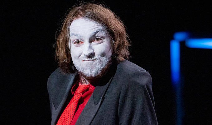 🌽 HUGE CORNgratulations to Joe-Kent Walters as he takes home the winning trophy for the BBC New Comedy Awards 2023 with his character Frankie Monroe! 🏆 You may recognise Joe as our particularly-tight-leather-trousered Crowman!? 😈 🤣 We’re dead proud!