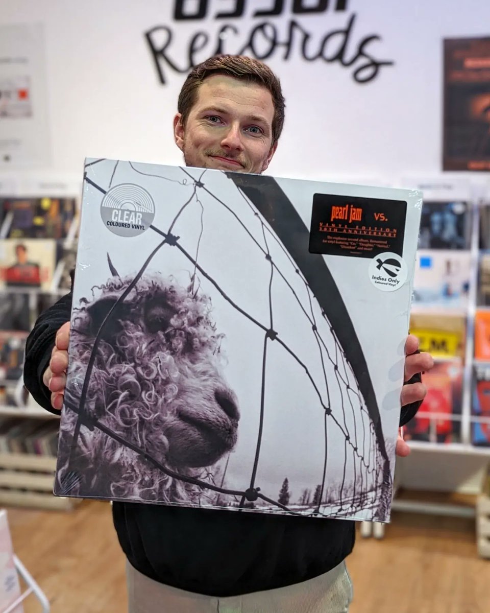assai_glasgow's tweet photo. Reissue central today!
Some tasty anniversary offerings including:
•@PearlJam's iconic #Vs on transparent vinyl
• @evanescence's #Fallen on ltd. white & purple marble LP.
• Double pressing of #UMII from @UMO on 'aluminum' vinyl
+ Dead Weather's #Horehound!
#assairecords https://t.co/R70xdpX6Jd