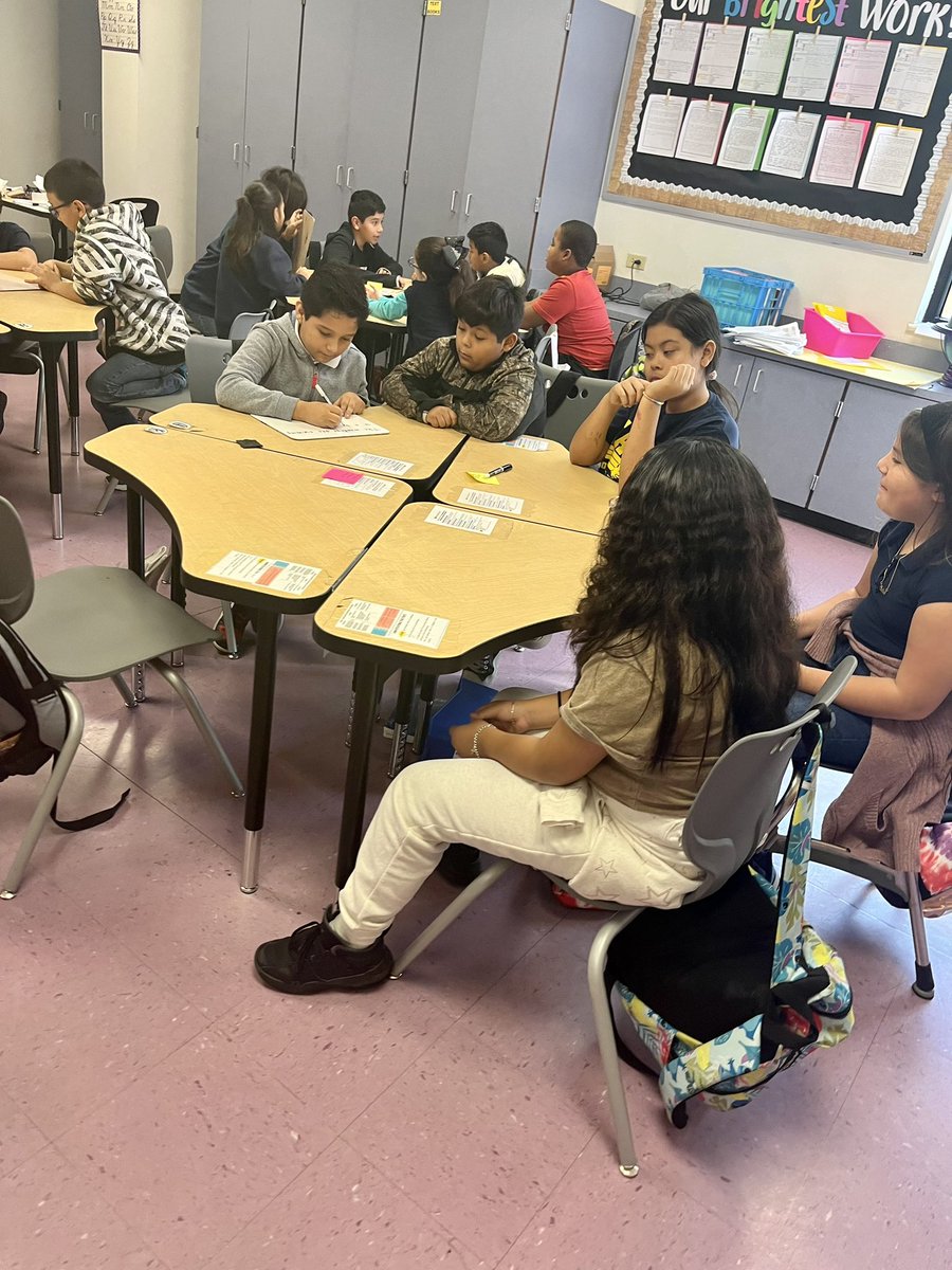 _msgarza's tweet photo. We had a fun review day for SOR today, my students were ALL actively engaged. They had to work on their whiteboard regardless if it was their turn, if the team got it wrong the next team was randomly picked by a Spin the Wheel. 😁  @Coop_Eagles @HoustonISD @TeamHISD https://t.co/gxYXfNmTIR