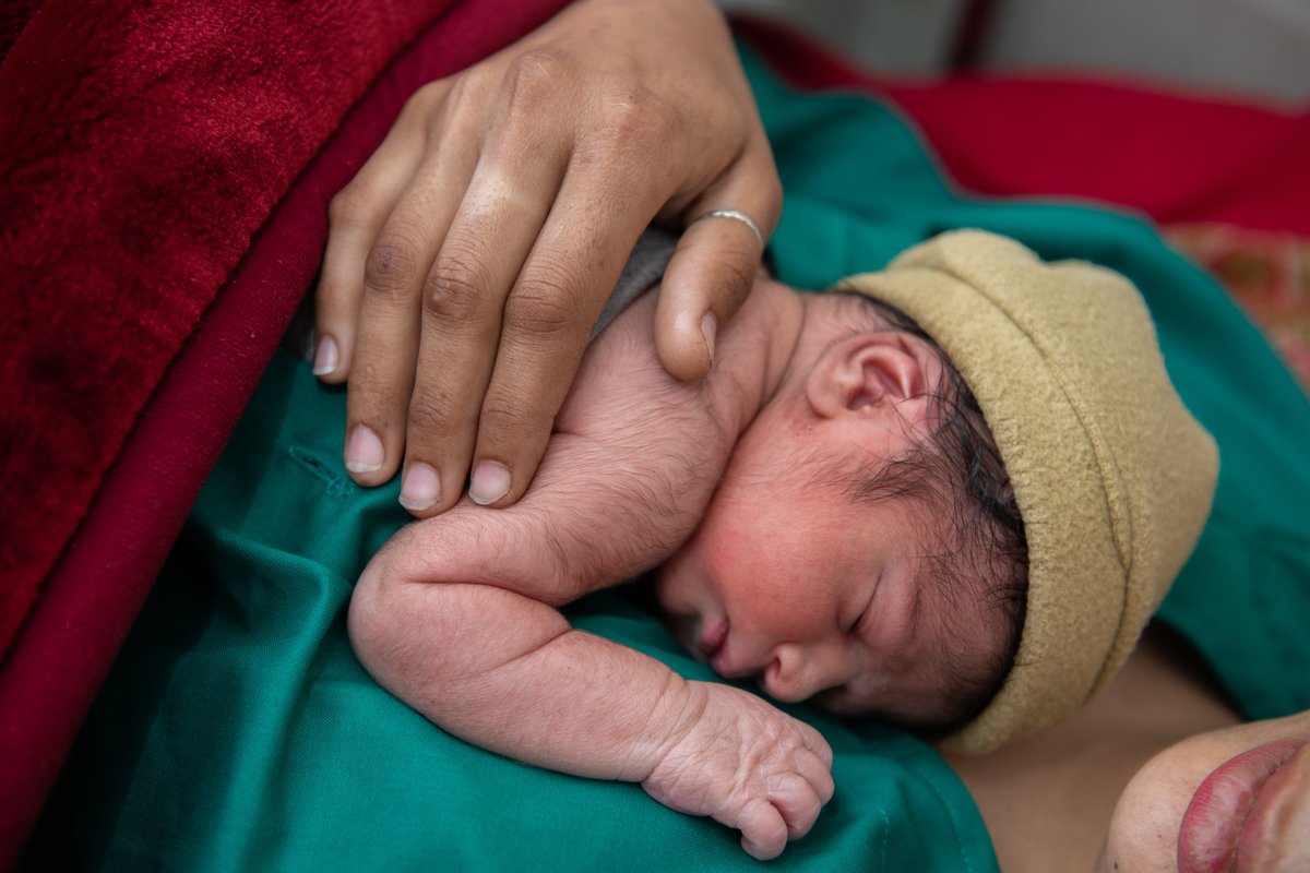 NutritionIntl's tweet photo. Kangaroo Mother Care (#KMC) has been proven to make a positive impact on #Preterm babies. For #WorldPrematurityDay2023, explore how skin-to-skin contact is vital for premature babies and their development.
https://t.co/tQBUPzmLsY https://t.co/gCGPIshGcu