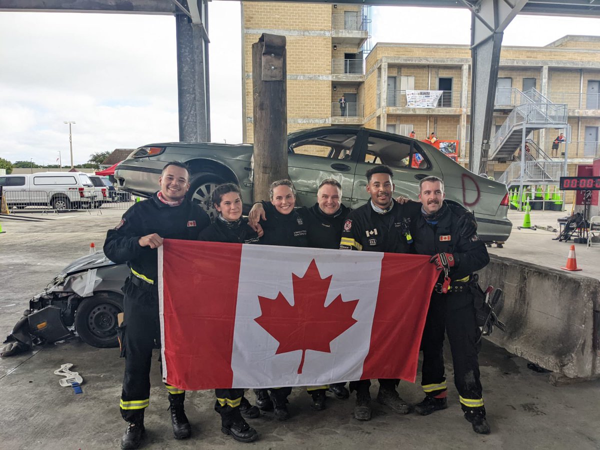 ACollinsPhoto's tweet photo. The @OakvilleFire Auto-Ex team is at @navraofficial 's 3rd annual Florida Rescue Challenge &amp; Firefighter Seminar. These off-duty Oakville Firefighters, volunteer their time to learn, improve, and share new skills with other departments from across the world. https://t.co/t11X1aeZSU