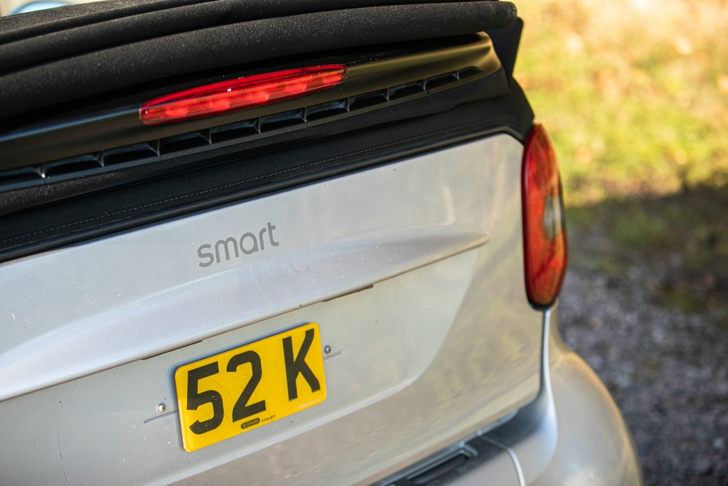 classiccarauc's tweet photo. Could this be the most expensive Smart car to be ever sold at auction? ๐ค
It's guided at ยฃ45,000 - ยฃ50,000! Can you work out why?
Join us at our December Classic Car Sale to find out what it goes for!
#classiccarauctions #classiccars #privatereg #platespotters https://t.co/kX82K5OCnH