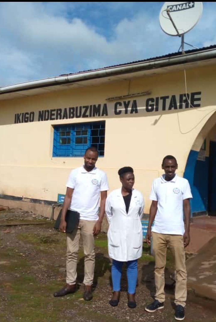 NutritionistsRw's tweet photo. Uyu munsi urugendo rwo kwegera no kujya inama n'abanyamuryango bacu rwakomereje @BureraDistrict mu kigo nderabuzima cya #Gitare ahakorera #Nutritionist RUGORIRWERA Aurore ! Umwe mu banyamwuga bakorana umurava mwinshi! Umuyobozi wa RNO @nyakanathan na Secretary @PaulinNtirushwa 👏 https://t.co/ZJtIq1HbNj