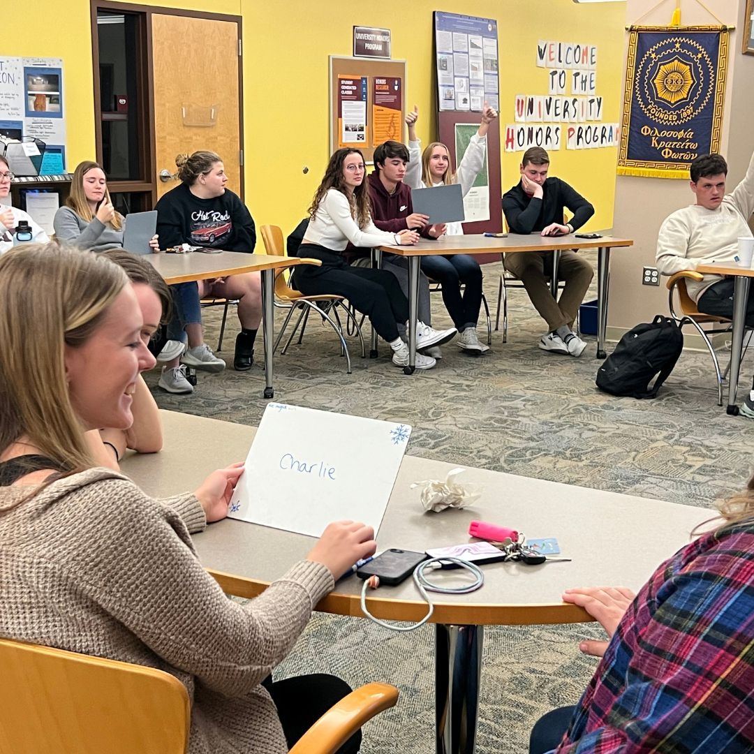 uhpsiuc's tweet photo. The Honors Assembly hosted the "Holiday Trivia Night" on Tuesday. Our students had a blast competing to win the glory of the ultimate holiday trivia winner. 

#proudtobeuhp #thisissiu #siu https://t.co/hUK92aNAVx