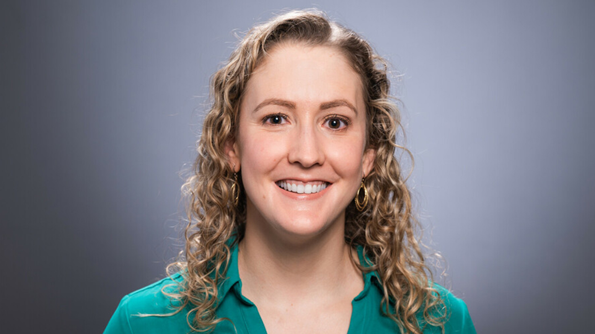 UABDeptMed's tweet photo. 🚗 We learned so much listening to @uabmedicine #MedCast on our drive in we wanted to learn again! 

🥗 Join us in the break room for another serving of MedCast where Dr. Alexandra Dodd discusses advancements in diabetes treatments! @UAB_endocrine https://t.co/aodix4EJCX