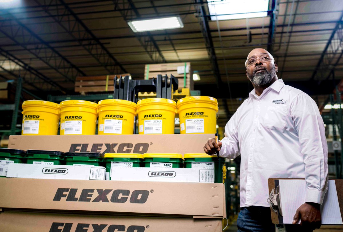 we_are_axiom_'s tweet photo. Here's some more sneaky BTS from our recent Flexco photo shoot. Hero shots FOR THE WIN! 
#bts #marketing #marketingonline #marketingideas #marketingdigital #media #chicago #digitalmarketing #digitalmarketingagency #chicagomarketing #wheaton #wheatonmarketing #herobrandimagery https://t.co/IXmoOXbSsr