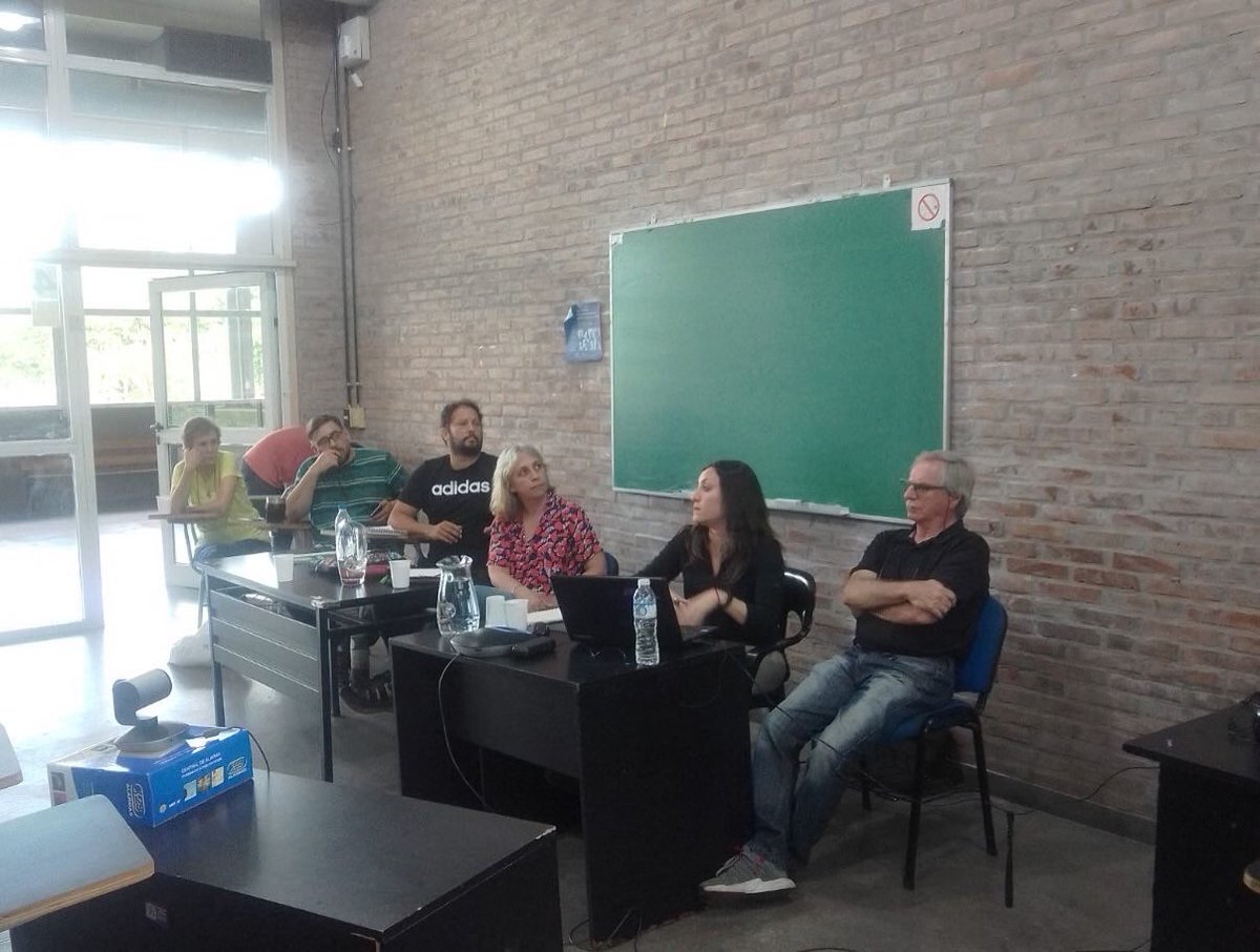 El 15/11 en la UNLA se expuso sobre la problemática urbana de la Ciudad de Bs As y las particularidades de la planificación en el AMBA.
video y PPT 👉 youtube.com/watch?v=ftokUa…

Consultas: info@integraciónydesarrollo.ar

#cepidra #urbanismo #territorio