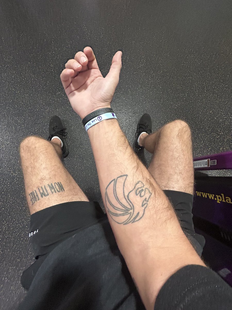 charlieeware's tweet image. Thinking of when me and @carhink ran past @SevenLionsMusic on the boat and I froze and almost passed out 😅 didn’t even get to show you this banger 🖤🖤 #nexttime