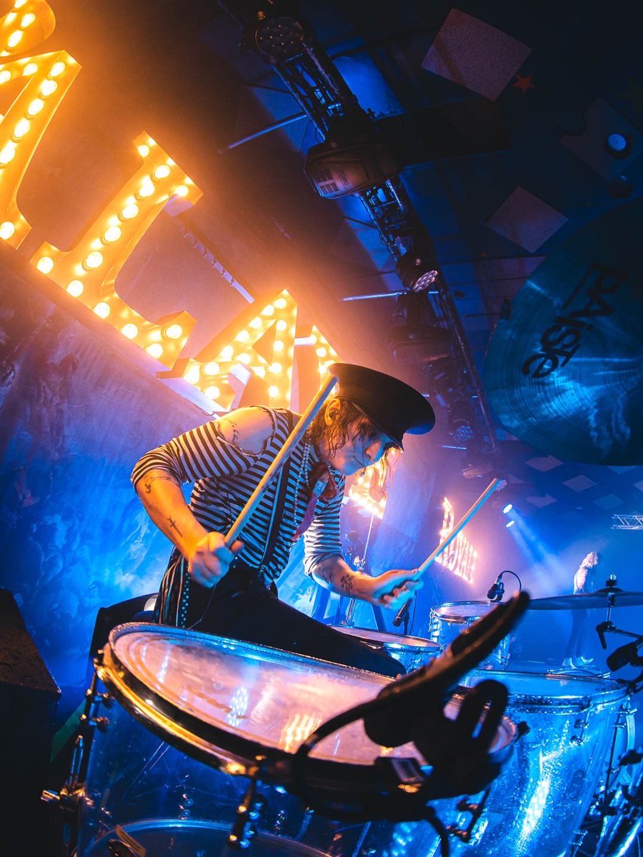 Emm 🌙✨ tweet media