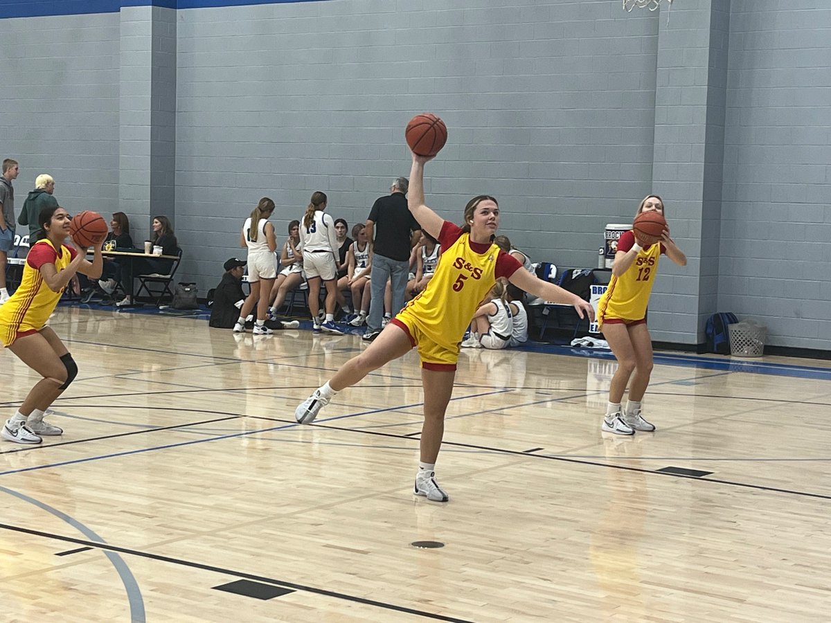 Day 2 of Brock tournament. Look good play good. 🟡’s are🔥