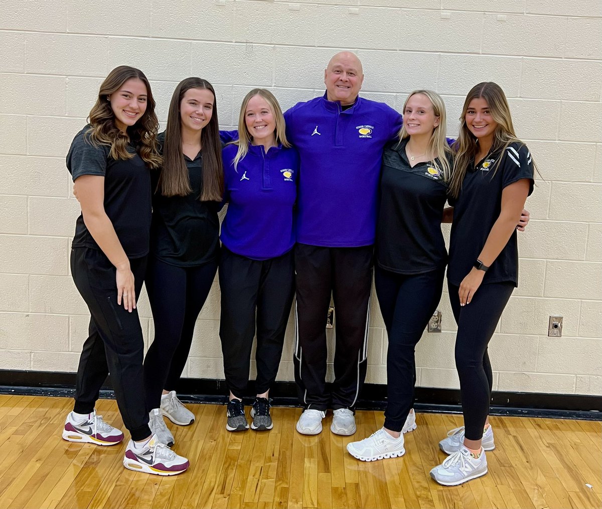 Winter 2023-2024 Sports Medicine crew! Thankful for our student athletic trainers! ✂️🤍 

Senior Paige (year 4) Junior Lizzie (year 1) Junior Gracie (year 1) &amp; Junior Jane (year 1)!