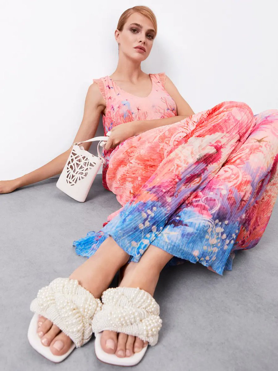 kendam_com's tweet image. Marc Cain Spring Summer 2024 collection lookbook kendam.com/news/lookbooks…

#MarcCain #SS24 #Lookbooks #Fashion #Kendam