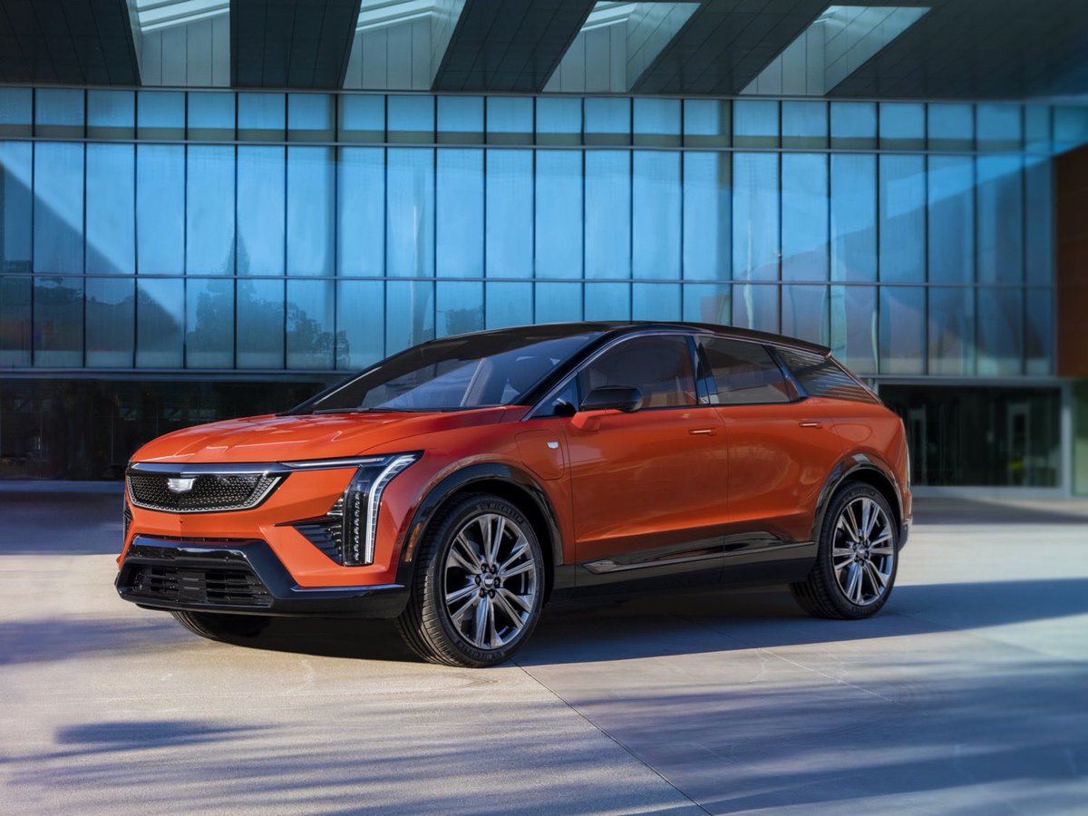 JustinSmith002's tweet image. Cadillac has released its first photos of the 2025 Cadillac Optiq ahead of its unveiling next year. The battery-powered crossover will ride on GM’s BEV3 architecture and could offer over 300 miles of range. #GM #Cadillac #Optiq