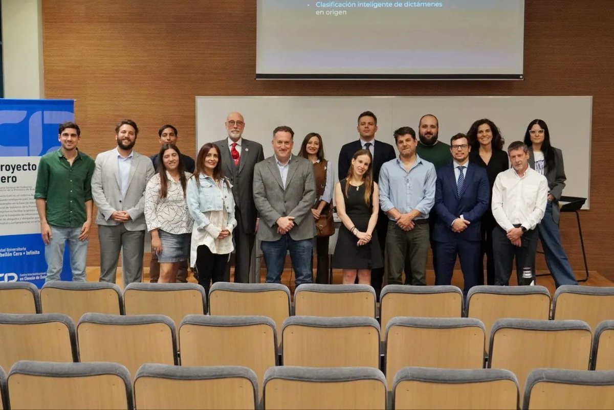 CID_DATOS's tweet photo. ¿Cómo podemos aportar a entornos normativos desde la ciencia de datos? 🤔

🙌🏼 Estuvimos conversando con @sperezteruel, @Jocristallo, Gabriel Mehlman, @brunobian, y Agustín Tarelli. https://t.co/EE53nb5dOn