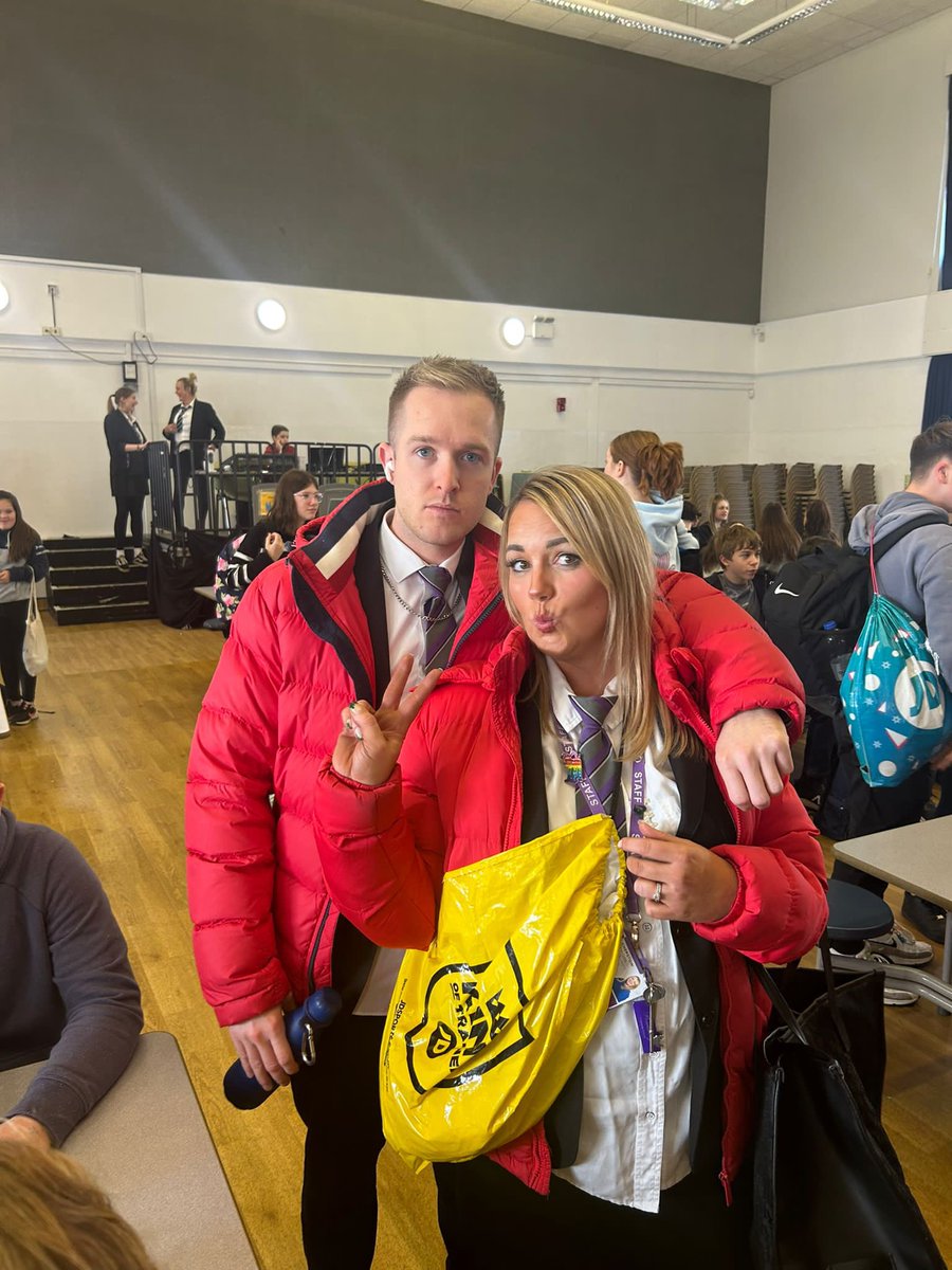 chepstowschool's tweet image. Thank you to all our amazing staff and pupils for supporting and fundraising for @BBC Children in Need! There was so much fun going on all day! #makeovers #raffles #basketball #pingpong