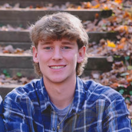 Sophomore construction management major Jesse Thompson had the opportunity to complete an internship for Meyers Brothers &amp; Sons, a contractor in Millville, Ohio. Here, he worked on various projects while framing, building and demolishing.
Read more: kent.edu/honors/news/so…