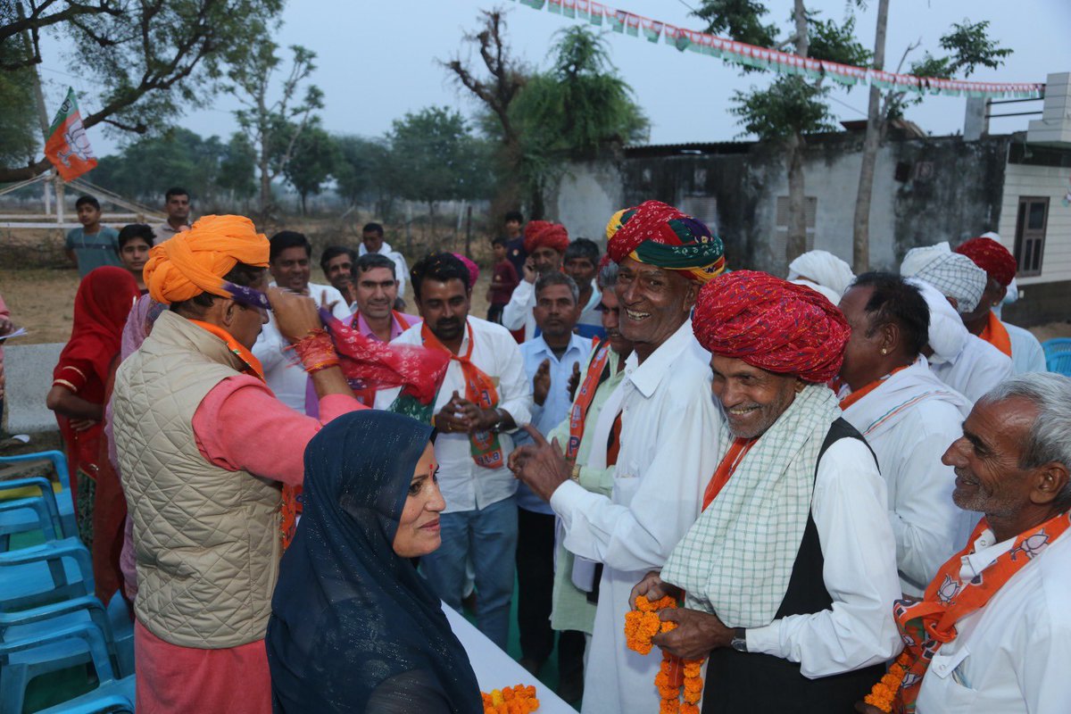 आप सभी के अथाह प्यार और समर्थन के लिए आप सभी का आभार। आप सभी के चेहरों की निश्चिंतता इस बात का प्रमाण है कि झोटवाड़ा के जन-जन का विश्वास माननीय प्रधानमंत्री श्री नरेंद्र मोदी जी के नेतृत्व वाली भाजपा के साथ है। #आ_रही_है_भाजपा #मोदी_है_तो_मुमकिन_है #JhotwaraVotes4Rajasthan…