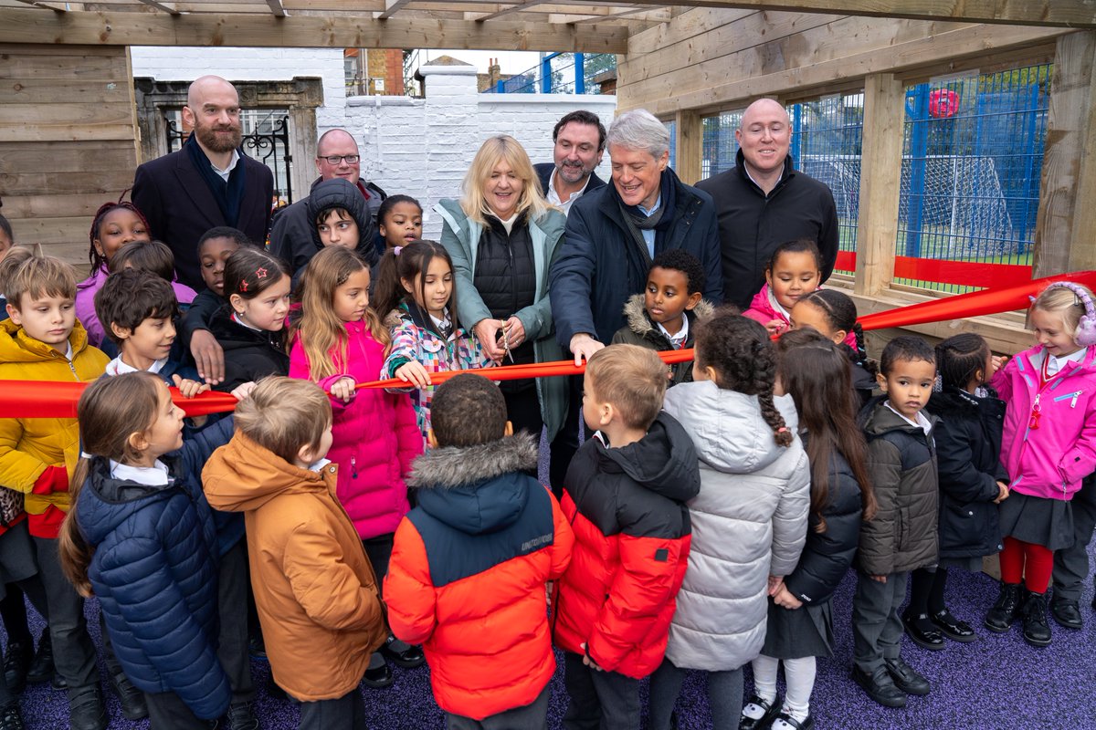 RockwellLtd's tweet photo. 👷‍♂️✂Unveiled yesterday, we are delighted to share that the new weatherproof play area is now officially complete at SEAPIA! 📖 To read more about the Outdoor Classroom Project, visit: https://t.co/nLUFEIGVUO  #local #charity #community #HurlinghamWaterfront https://t.co/dO4B1YAj2n