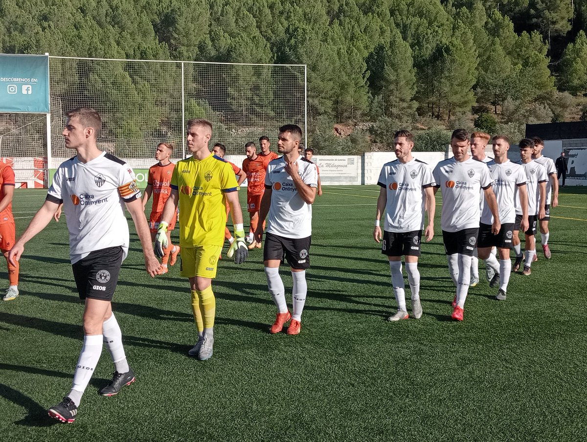 TotEsport914's tweet photo. 📻 El programa hoy con @RaulDomenechTE y @GuilleRoderock:

🔥 Actualidad

🔜💥 Tercera RFEF Gr. VI

- @Oliver_Damian_6 @CDBurriana

- Roberto Bas @ontinyent1931cf

- @albertofito_ @patacona_cf

- @BenaventRos @jovesanvicente

- @Ianitorodri2 @AmuntUDC

↪️ https://t.co/lLiKkUvAng https://t.co/z7T8TGaov7