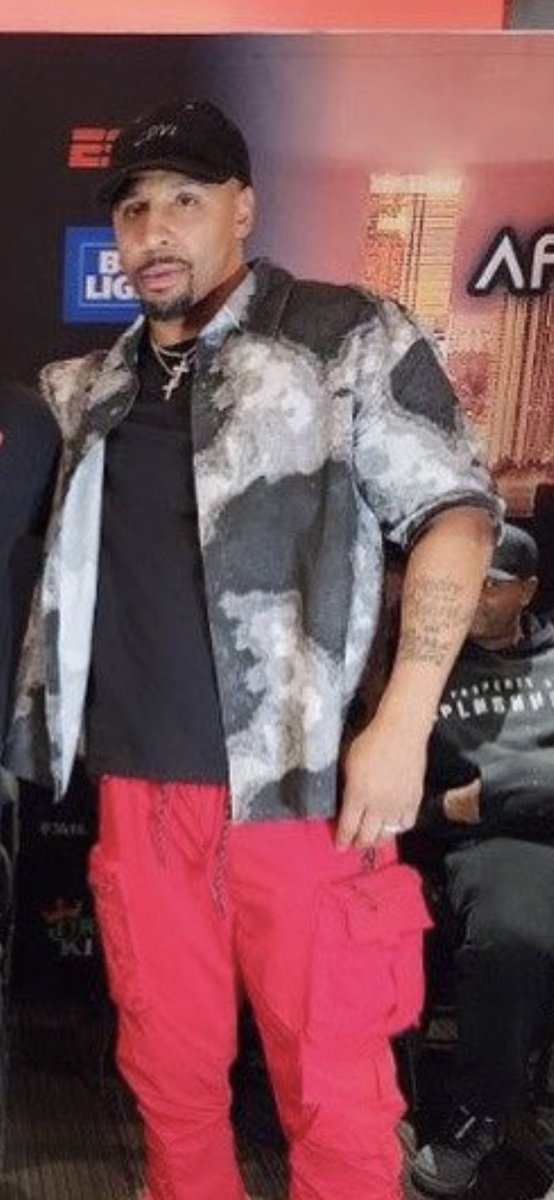 17dreece's tweet photo. Why’s homie look like 1998 PlayStation graphic version of @BrendanSchaub 😂 https://t.co/lnmCHlgIr2