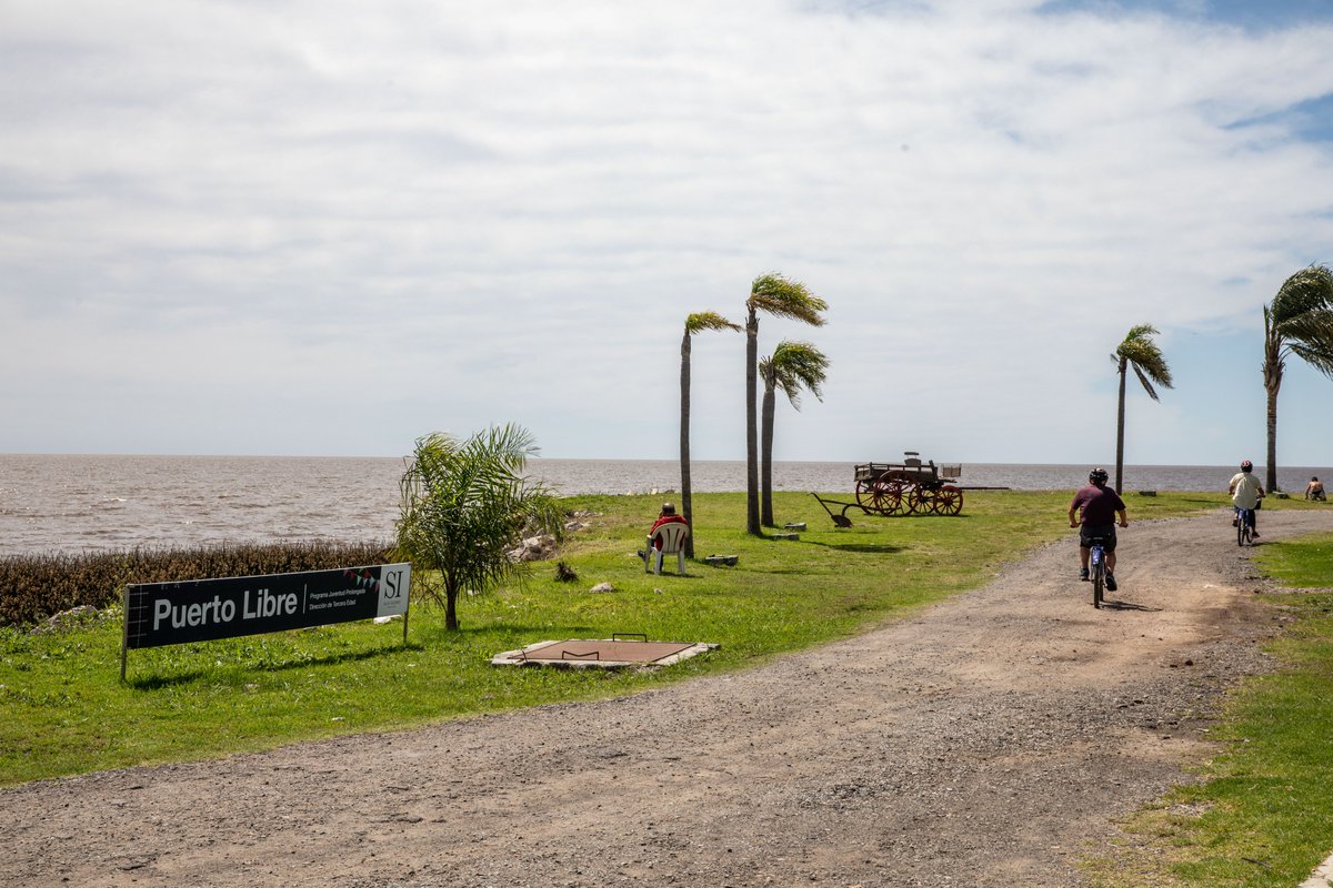 gustavoposse's tweet photo. Siempre es una alegría visitar #PuertoLibre, sede el programa Juventud Prolongada, mediante el cual se busca integrar a los mayores de 60 años a actividades sociales, deportivas y culturales.

En un predio de más de 5 hectáreas ubicado junto al río, encontraremos un amplio espacio verde, pileta con jacuzzi para actividades de verano, huertas, salas para clases de diverso tipo, canchas de deportes y un gran SUM, en donde se realizan diversas actividades vinculadas al bienestar de los adultos mayores.

Podés conocer más en https://t.co/VRRY1oG4xa

#JuventudProlongada #SanIsidro