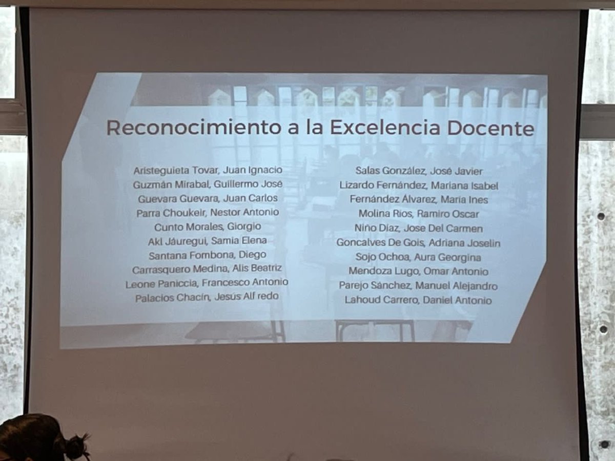 Hoy que es día del economista en Venezuela me siento honrado de haber sido reconocido, junto con otros destacados profesores, por estudiantes y la dirección de <a href="/economiaucab/">Economía UCAB</a> con el diploma de Excelencia Docente. 

¡Felicitaciones a todos los que forman a los economistas del país!