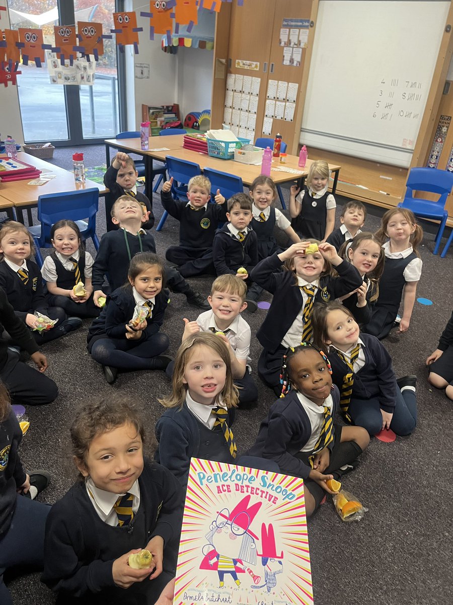Mrs_Miller01's tweet photo. Primary 1 were excited about their Bookbug Family Bag📚We have enjoyed listening to the stories for fruit and a book this week🍎📖@JPrimary @Bookbug_SBT #bookweekscofland https://t.co/mblLw4mHcX