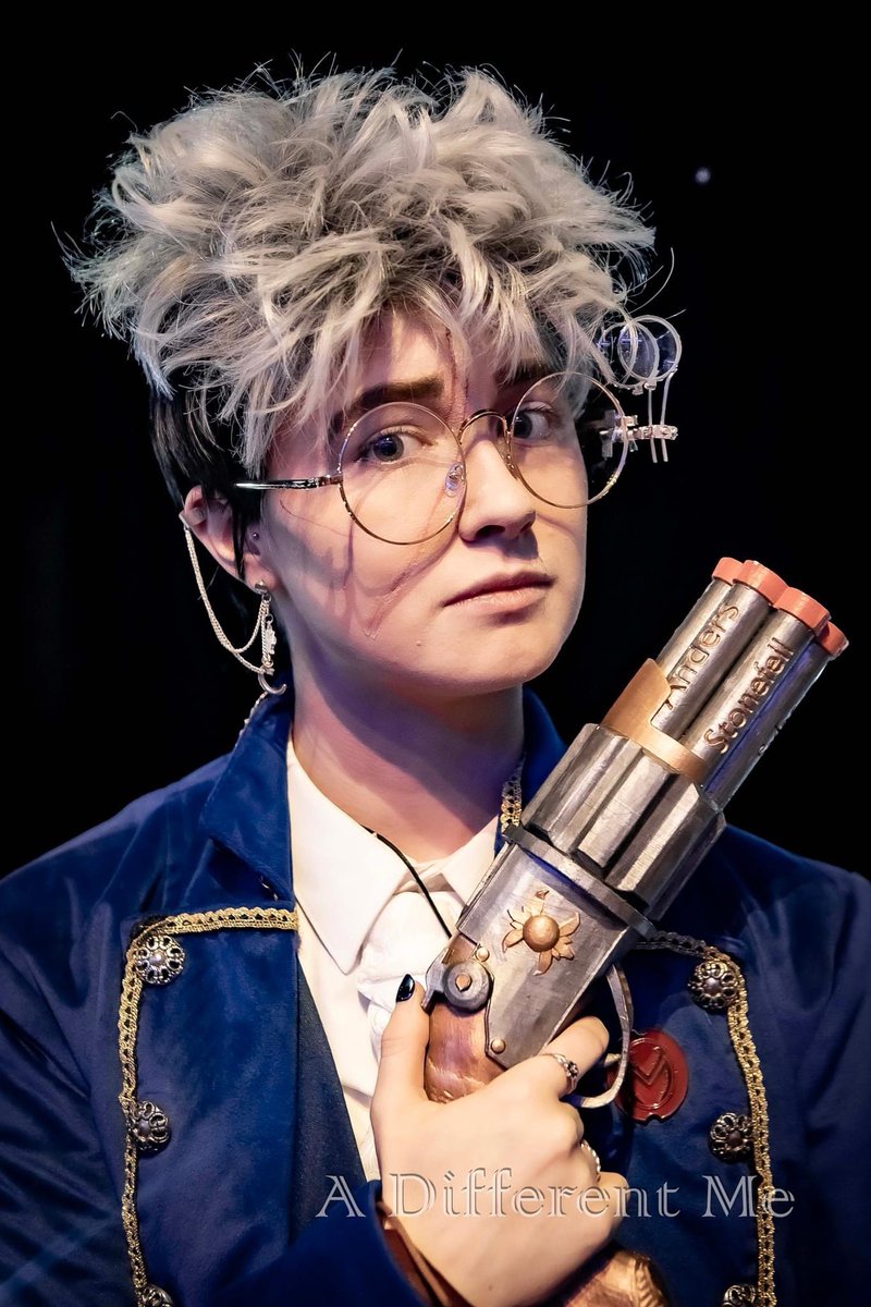 lightning_fl's tweet photo. “Your secret is safe with my indifference.”

📸: A Different Me

CR cosplayers get on this! 

#CriticalRoleCosplay #voxmachina https://t.co/LT8BNxBenU