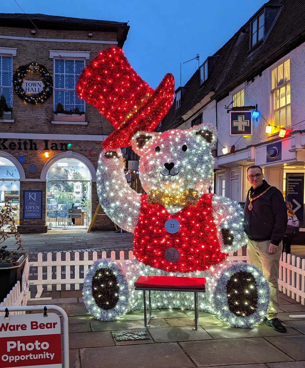 WareTownCouncil's tweet photo. It's Ware Bear &amp; the Mayor!  This year our favourite bear is dressed to impress with his fancy new top hat &amp; tie 🎩, all ready for Dickensian Evening on Friday, 1st December🥰.
🐻‍❄️Ware Bear is brought to you by @WareTownCouncil. #WareBear #SupportLocal #LoveWareYouLive https://t.co/rUoTLtqjAS