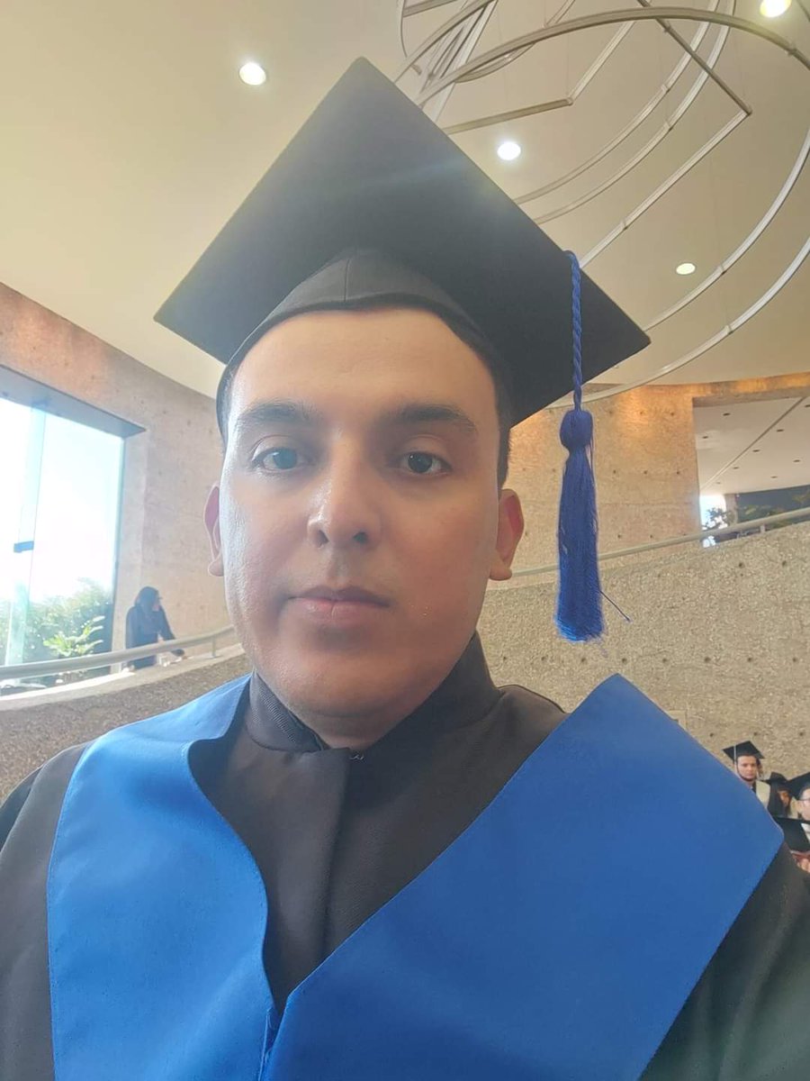 MarcusJuarezOli's tweet photo. #soyuveg
#graduacionuveg
#uveg
@Alex9249144018  Te amo mi amor. Muchas felicidades ❤️❤️❤️ https://t.co/EMzhtTgeN1