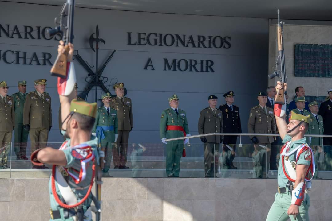 La Brigada de #LaLegión celebra hoy en la Base Álvarez de Sotomayor en Viator, el Acto de Toma de Mando de su general, José Agustín Carreras Postigo. @EjercitoTierra