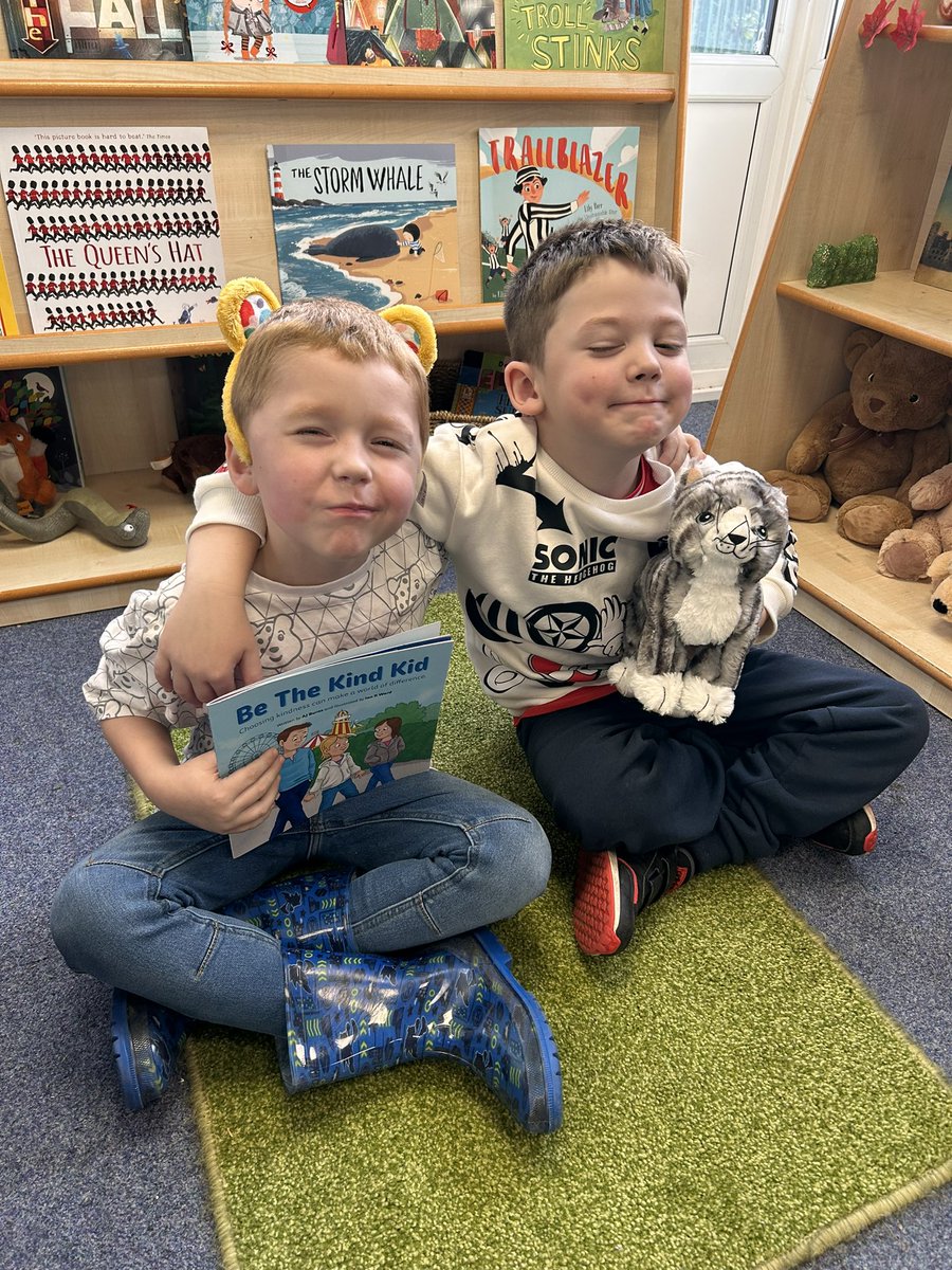 KS1 thoroughly enjoyed Anti-bullying Week and Smudge the cat is now enjoying his new home in our classroom reading area! #BeTheKindKid #ChooseKindness @MyDoncaster @DoncasterYAS