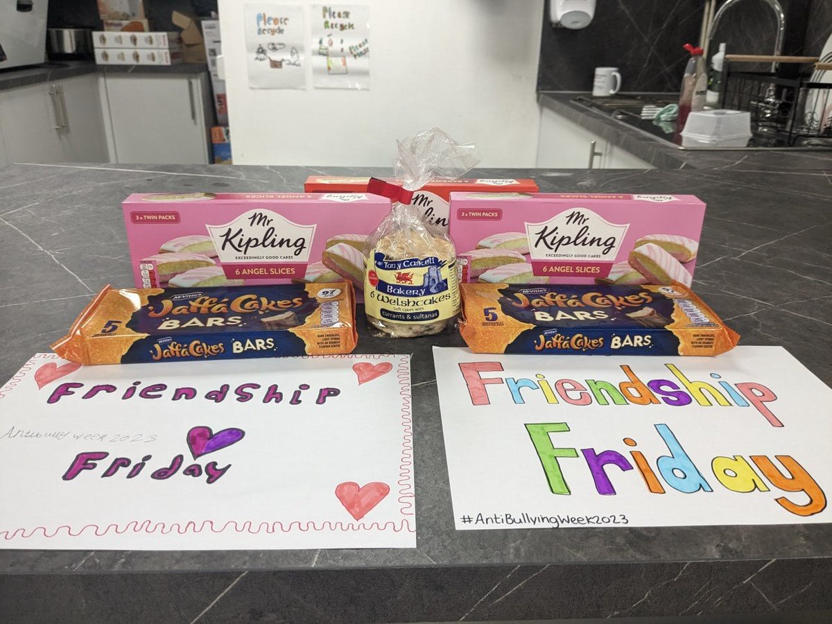 A little thank you to all the kind staff who go out of their way to help others every day.
🍰🎂🧁
#FriendshipFriday 
#AntiBullyingWeek2023
