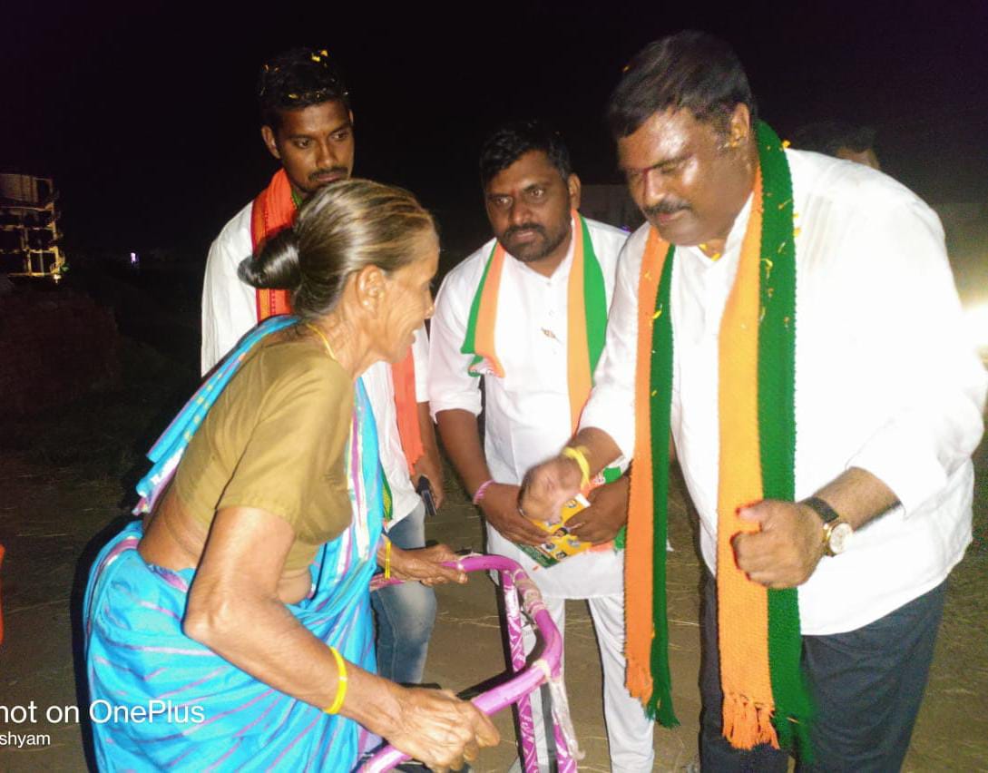 DugyalaPradeep's tweet image. ఓదెల మండల కేంద్రంలో ఎన్నికల ప్రచారం నిర్వహించిన పెద్దపల్లి బీజేపీ అభ్యర్థి దుగ్యాల ప్రదీప్ కుమార్ గారు.

#PeddapalliwithBJP #BCCM #Vote4BJP #VoteForLotus