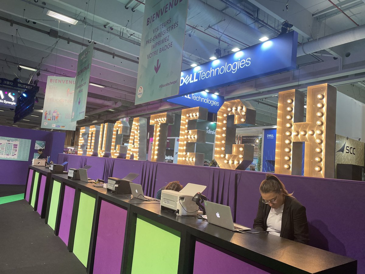 alex301076's tweet image. Une nouvelle édition @educatechexpo riche en découvertes. Des élèves ravis de leurs #programmation de #bluebot et de leur prestation sur le stand de la @RAIledeFrance. Une team d’#erun  au top et une  bluebot géante.
 #Codage  #Scratch #erun77 #STIAM #robot 
@AcCreteil