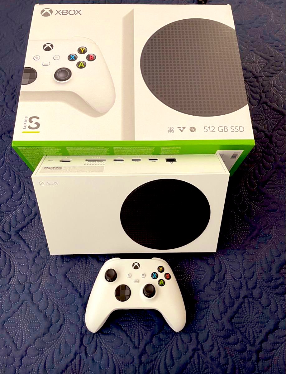 EG_wicho's tweet photo. Le vamos a regalar un Xbox Series S a una persona que deje su like en este xweet durante el fin de semana aprovechando que está en un gran descuento por el buen fin en Amazon.

Si ven esto a tiempo, corran y suerte.

Rolaré algunas cosillas en oferta a los que van a los directos. https://t.co/mltfVXLC4S