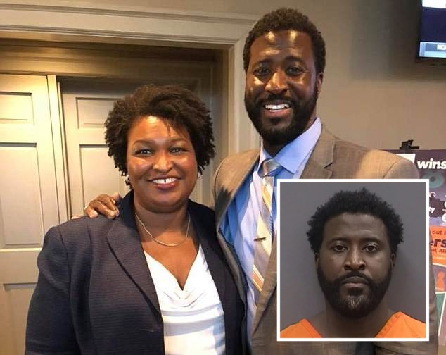 CollinRugg's tweet image. BREAKING: Stacey Abrams' brother-in-law Jimmie Gardner has been arrested on human trafficking allegations.
According to Tampa police, Gardner was engaging in s*xual acts with a 16 year old girl and even assaulted her.
Gardner reportedly met with the minor at a hotel and invited…