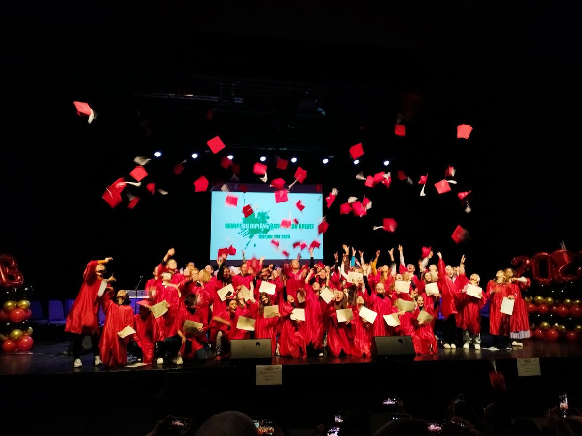 Collège Sévigné tweet media
