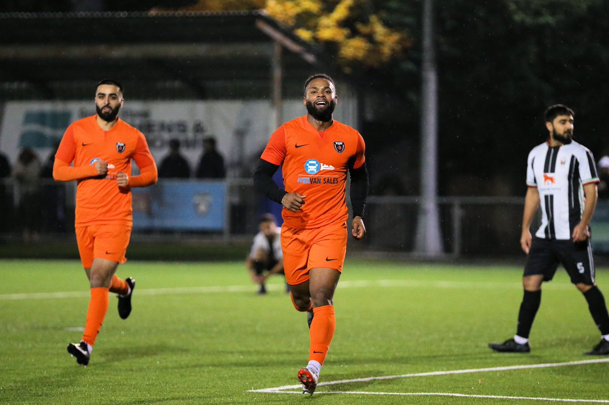 EastBerkshireFL's tweet photo. Some shots from tonightโs Showcase game at @BurnhamFC1878.
As always a massive thank you to @GaryHousePhoto!
@fc_frontline 2-4 @SabhaFc
#ShowcaseTime https://t.co/dVQz90EDO4