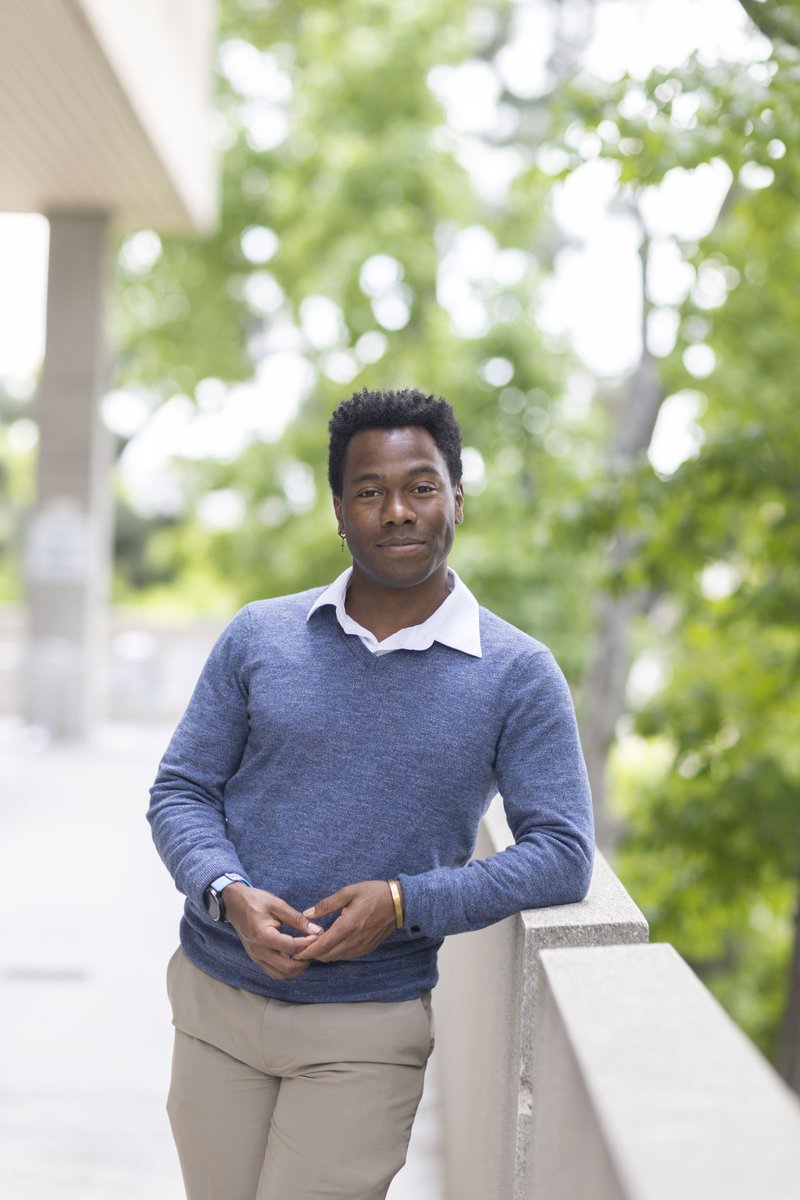 JTChestnut's tweet image. Your boy is professional and approachable. 💼. 

“How’s that account going, McHiggins?! Golf at 9 am?”

#BlackAndEducated
#BlackBoyJoy
#Cheers